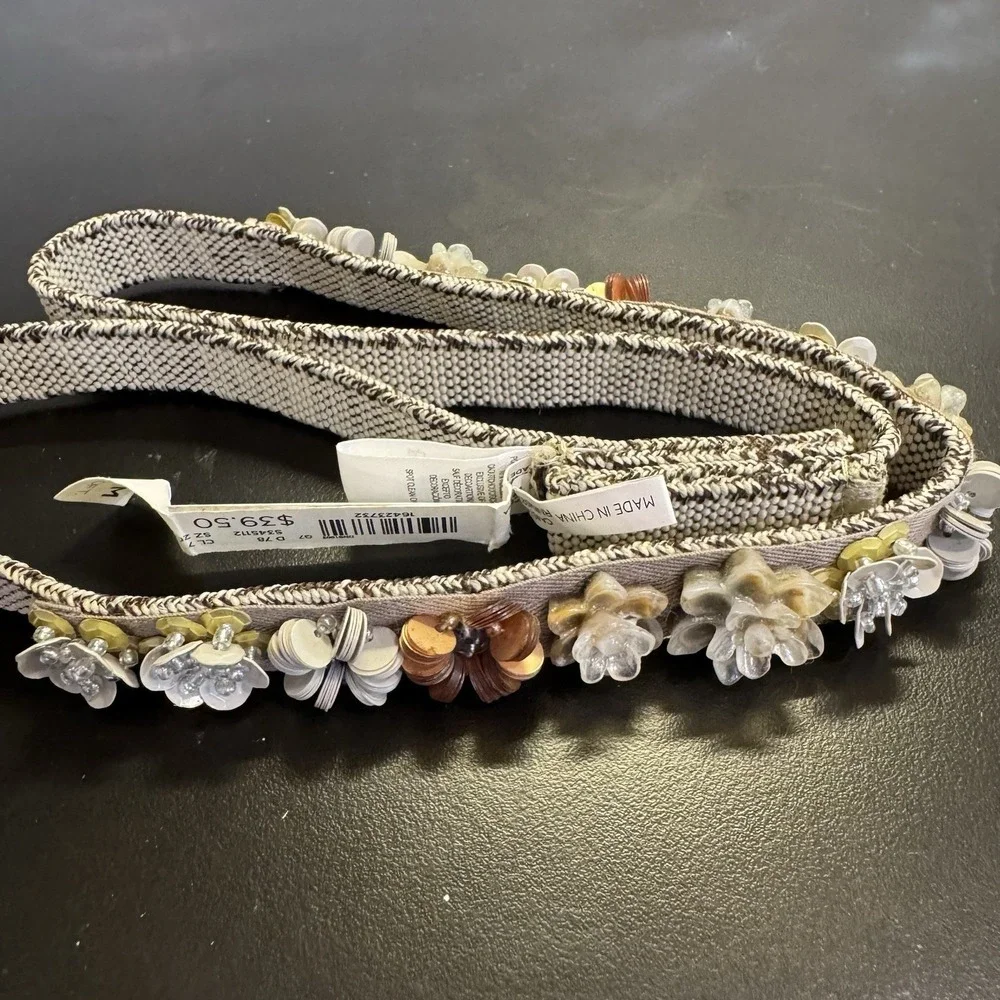 LOFT Belt Womens Small/Medium Beaded Flowers Metallic Stretch Snap‎ neutrals